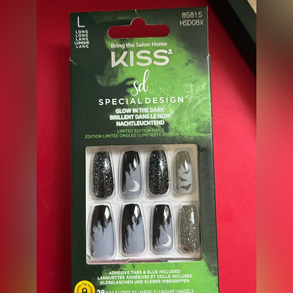 KISS Special Design Glow Nails - Black and Gray